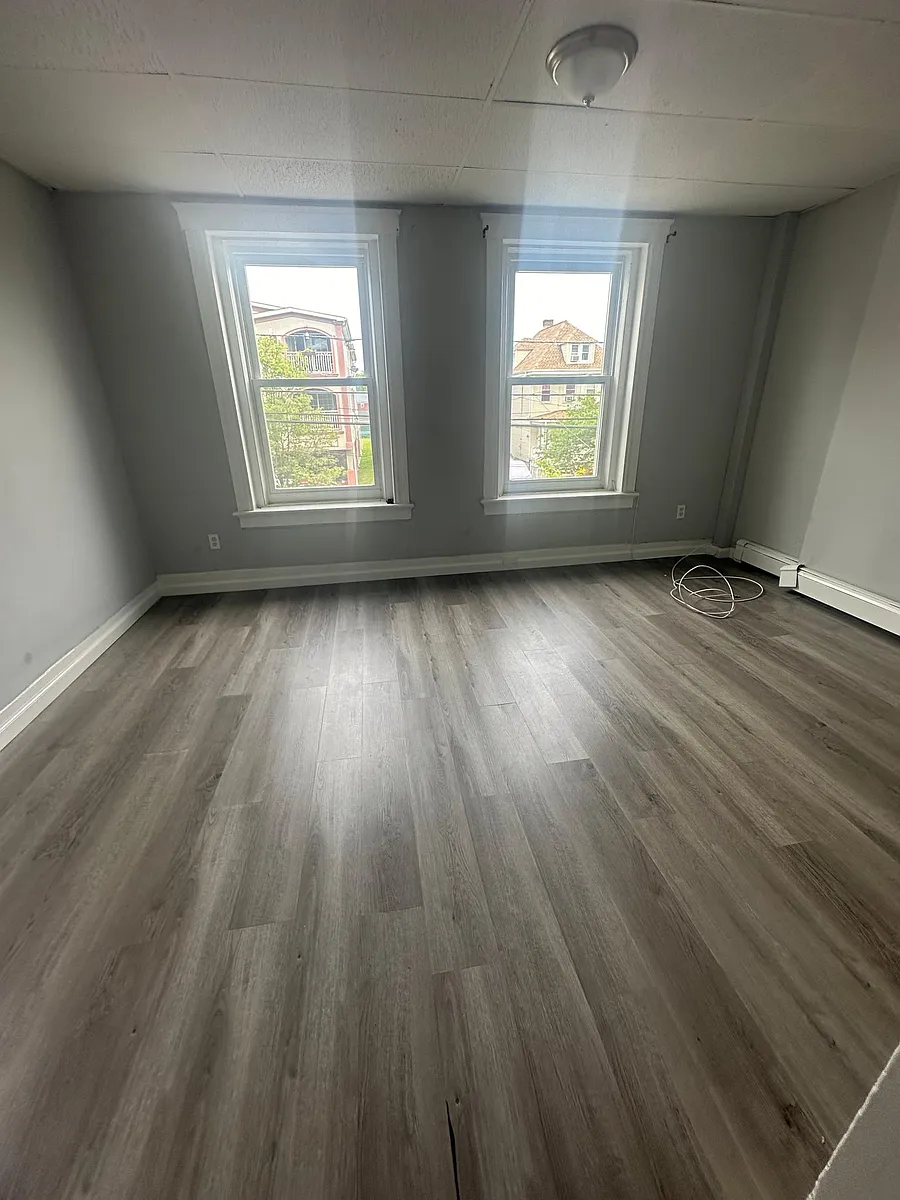 Building Photo - 1150 Mary St #2L