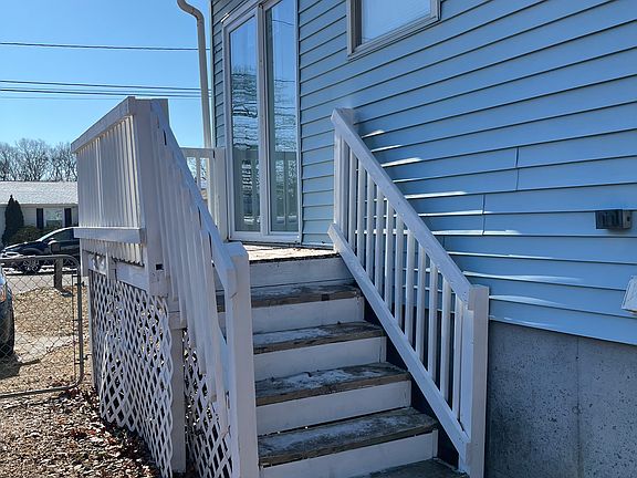 3rd image of 51 Sherwood Dr