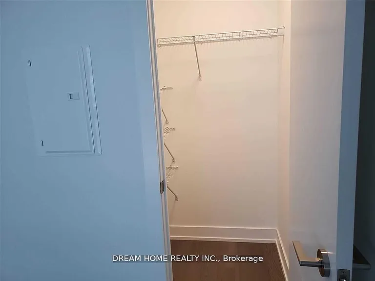 7 Grenville St #810 — Photo 10