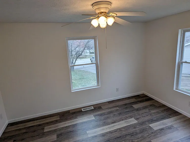 2347 S Peoples Ct — Photo 11