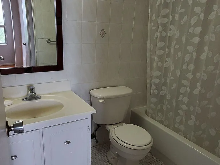 20 Edgecliff Golfway #1202 — Photo 7