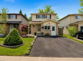 62 Corbett Dr, Barrie, ON L4M 5V2