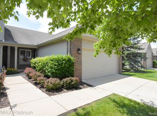 365 Newberry Ln, Howell, MI