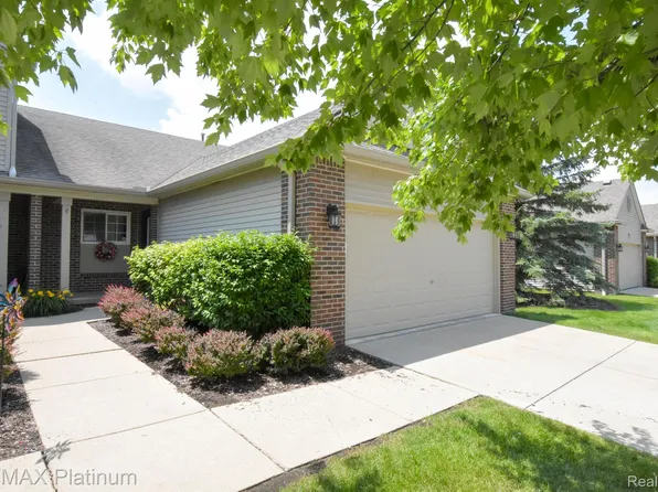 365 Newberry Ln, Howell, MI 48843