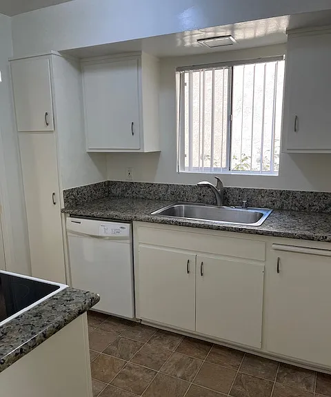 1835 W Malvern Ave — Photo 5