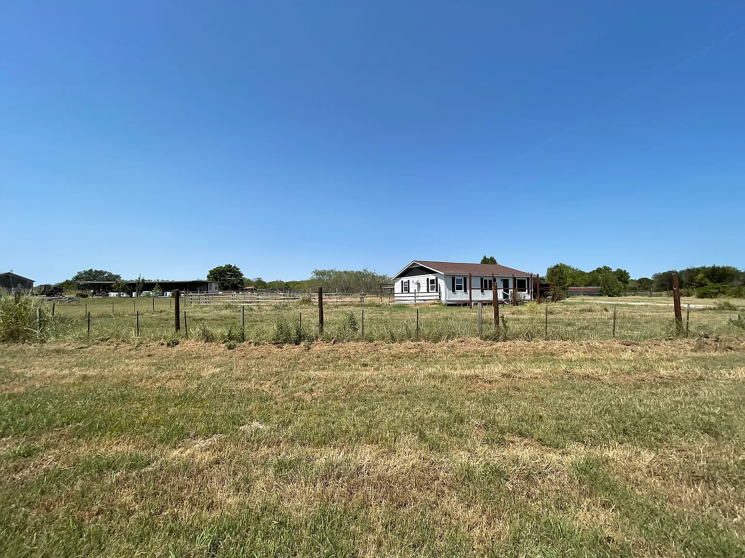 3 bed, 1362 sqft, $2,000 — Photo 1