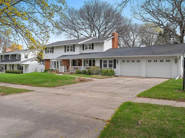 1335 Ridgeway Blvd, De Pere, WI 54115