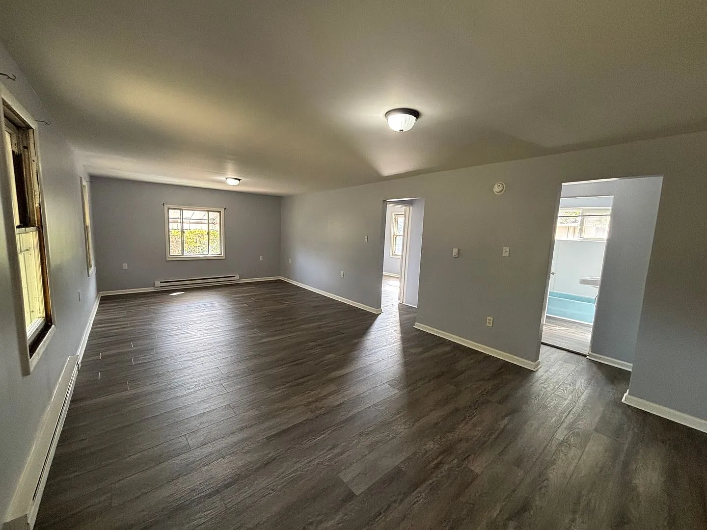 Beautiful 2 Bedroom 1 Bathroom home in Beaver Falls! — Photo 2