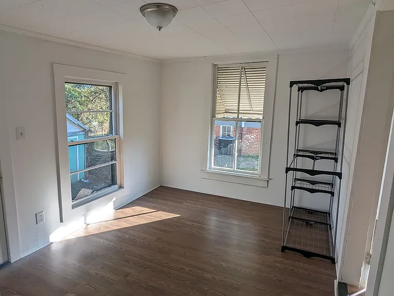 1446 N Main St — Photo 5