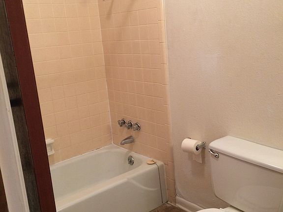 5th image of 4243 Burbank Dr #114