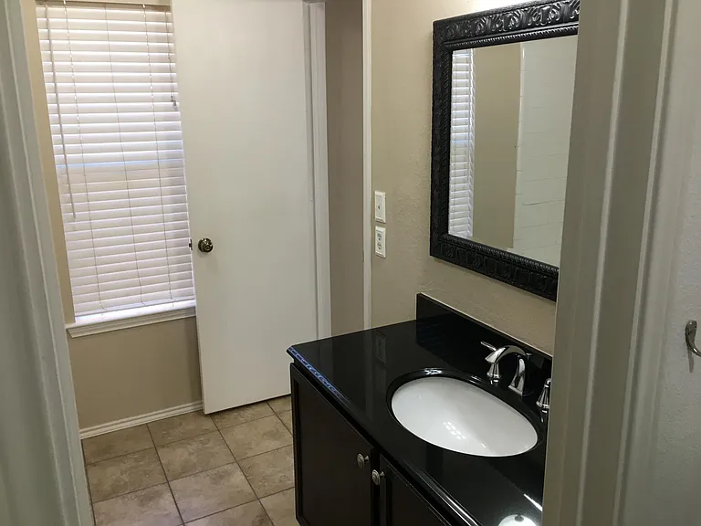 204 Lochwood Dr — Photo 18