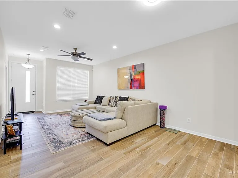 1409 Xavier Ave — Photo 5