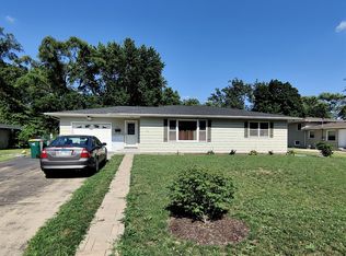 702 N West St, Plano, IL 60545
