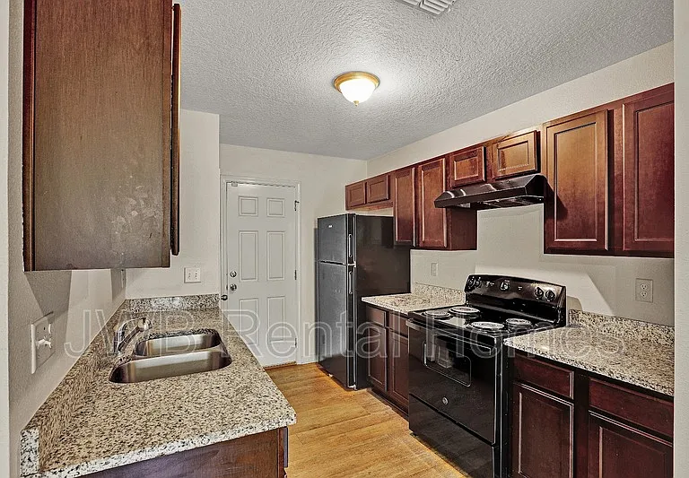 7952 Dekle Ave — Photo 2