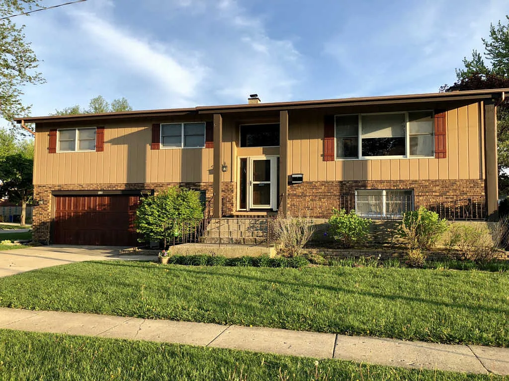 1011 W Eva Ln photo 1