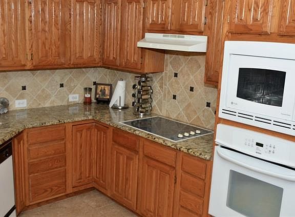 4th image of 1741 Bennington Dr