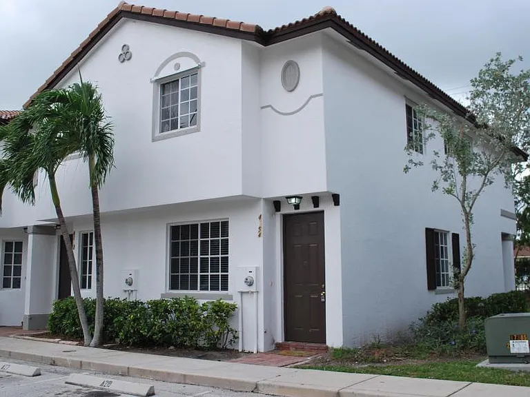 4154 Napoli Lake Dr — Photo 1
