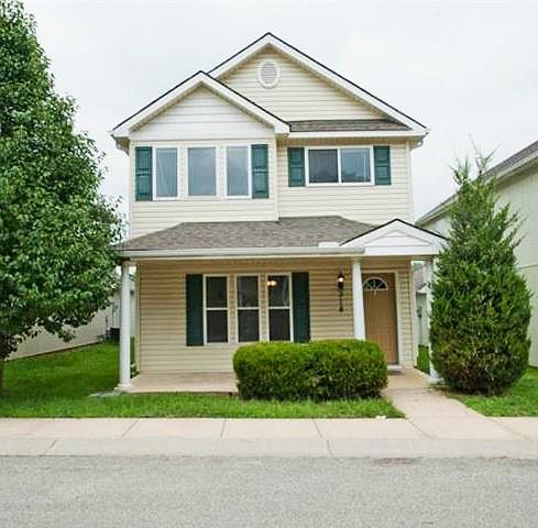1st image of 318 NE Coldwater Creek Dr