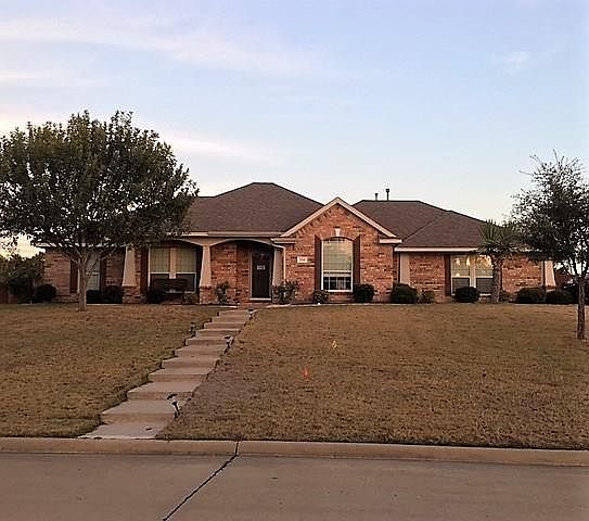 1st image of 124 Wooded Creek Dr