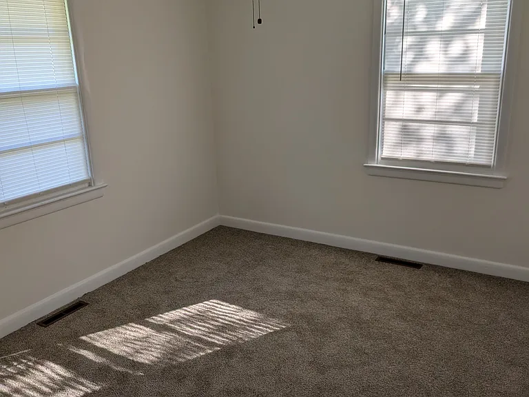 2109 N Berkeley Blvd — Photo 5