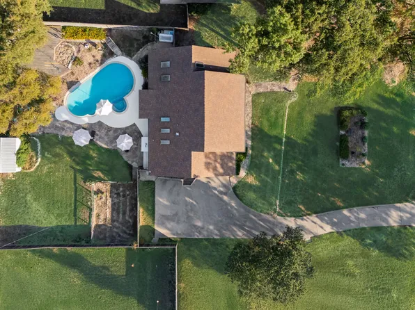 10633 Buddy Parker Rd, Kemp, TX 75143