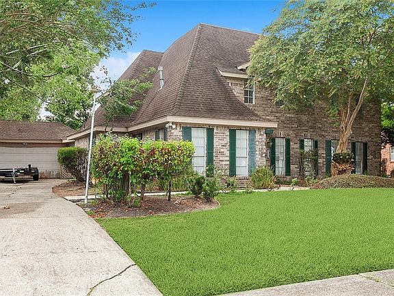 3rd image of 3601 Pin Oak Ave