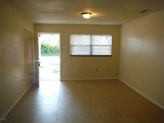 3rd image of 434 N Dixie Ave APT B