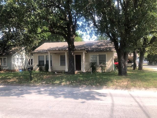 1st image of 684 W Frey St