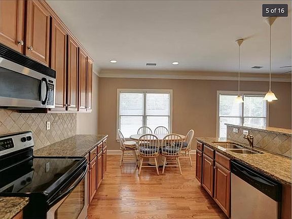 Photo does not reflect new updated light fixtures