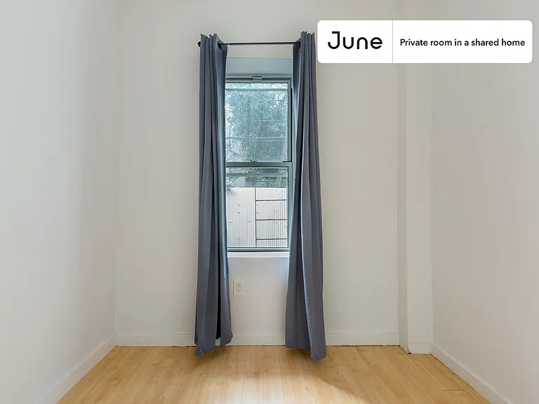 252 Madison St #D — Photo 4
