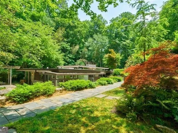 465 Hillside Dr NW, Atlanta, GA 30342