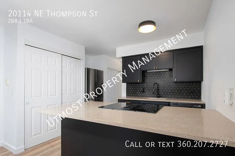 Cute 2bd Condo in Fairview — Photo 2