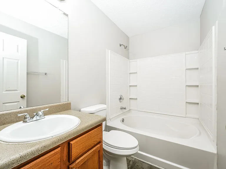 2286 Strathmoor Manor Dr — Photo 12