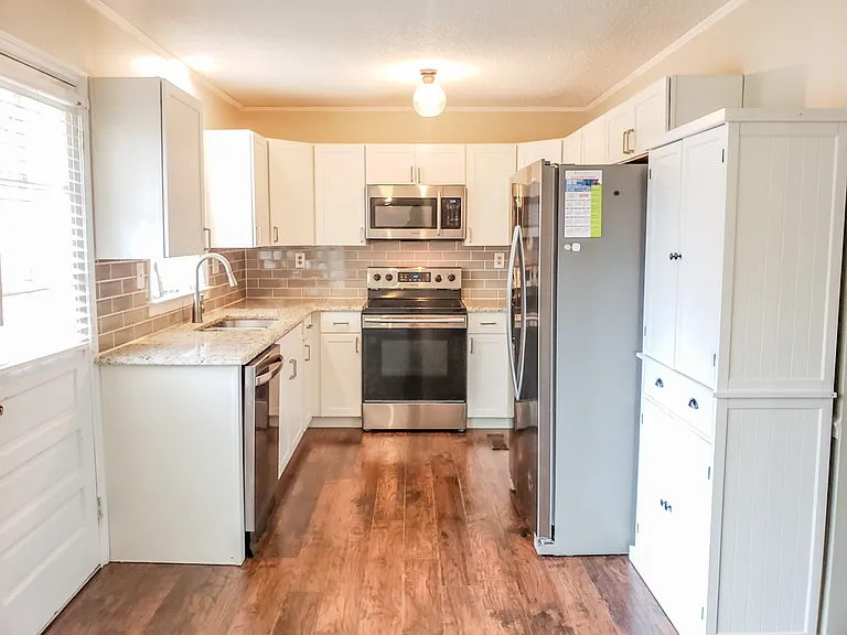 723 Skycliff Ct — Photo 10