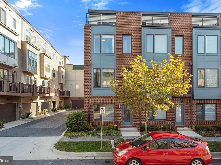 16223 Decker Pl #1 — Photo 35