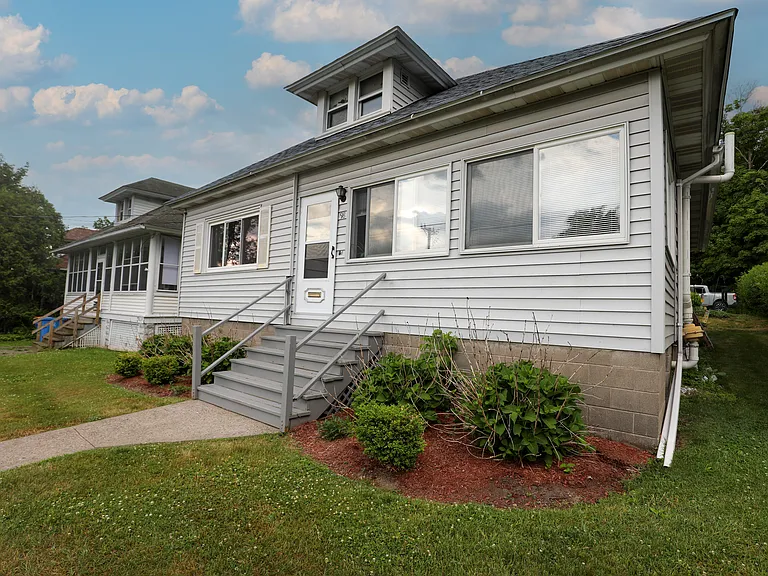98 Hurley Ave — Photo 3