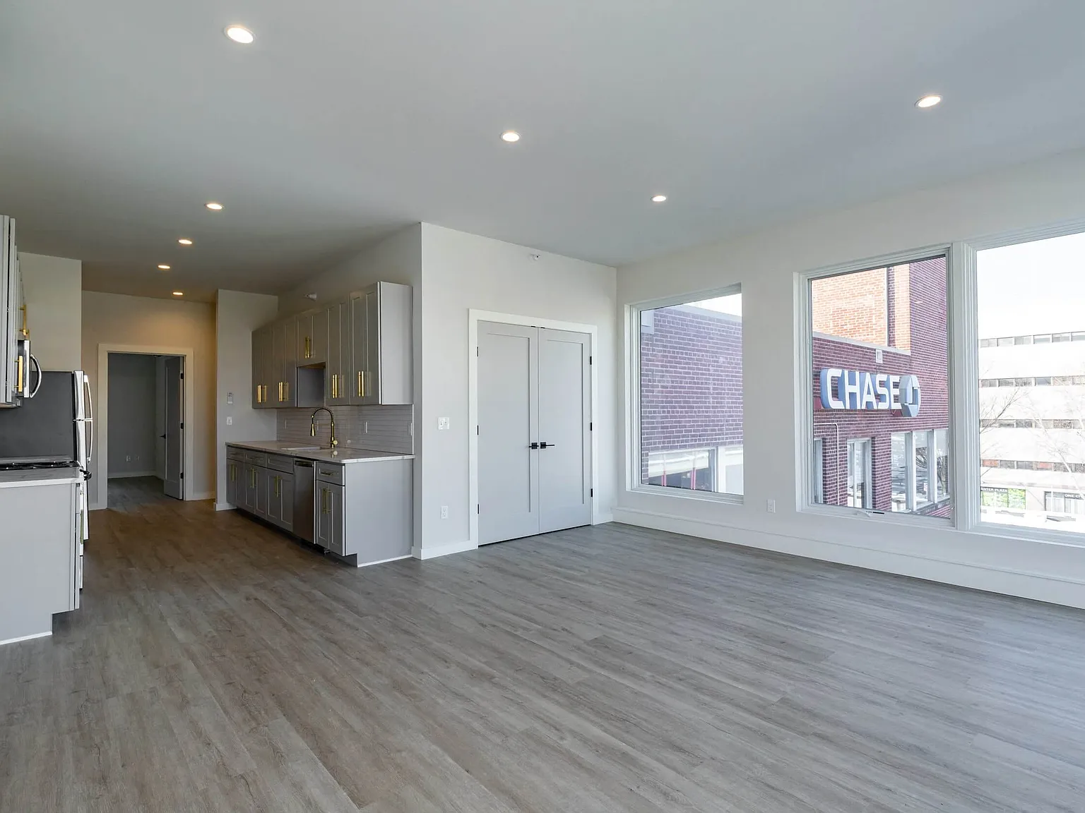 289 Main Street Apartments — Photo 4