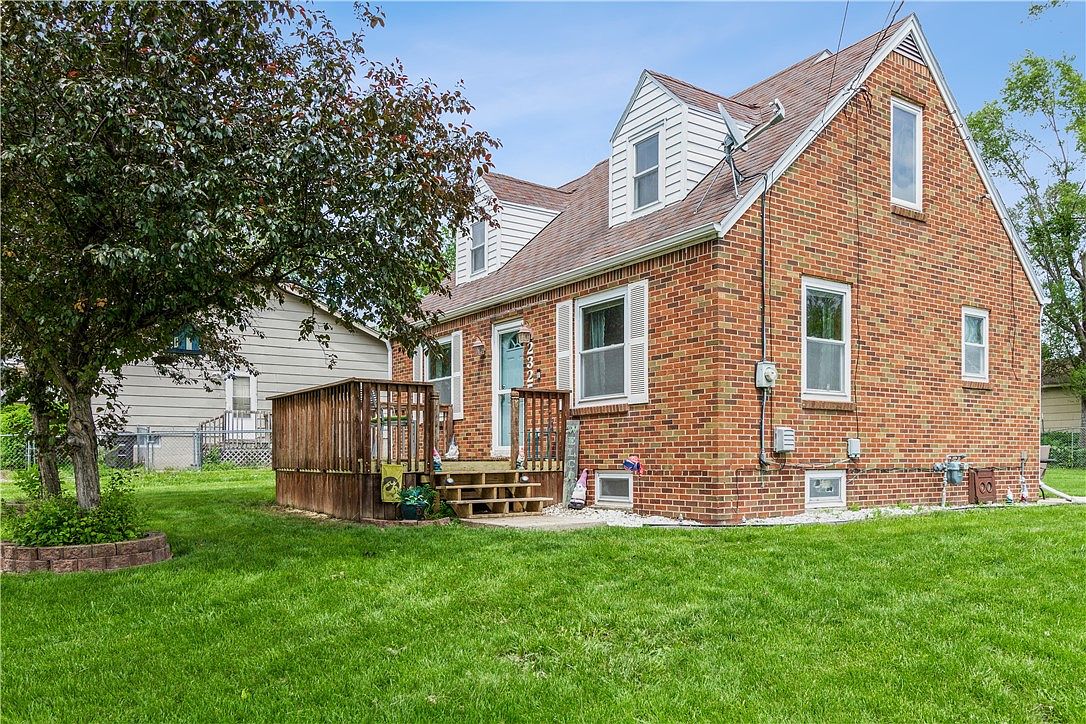 2325 E 41st St, Des Moines, IA 50317 Zillow