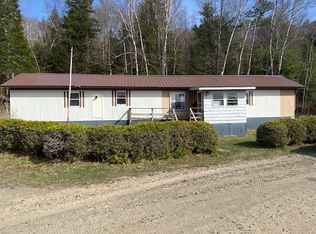 28 Emerson Rd, Long Lake, NY 12847