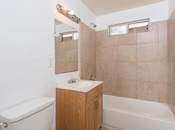 5th image of 401-423 Aurora St #11