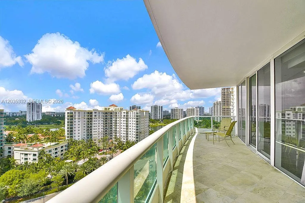 2 bed, 2400 sqft, $12,000 — Photo 4