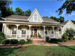 325 Tennant Cir, Chickamauga, GA 30707