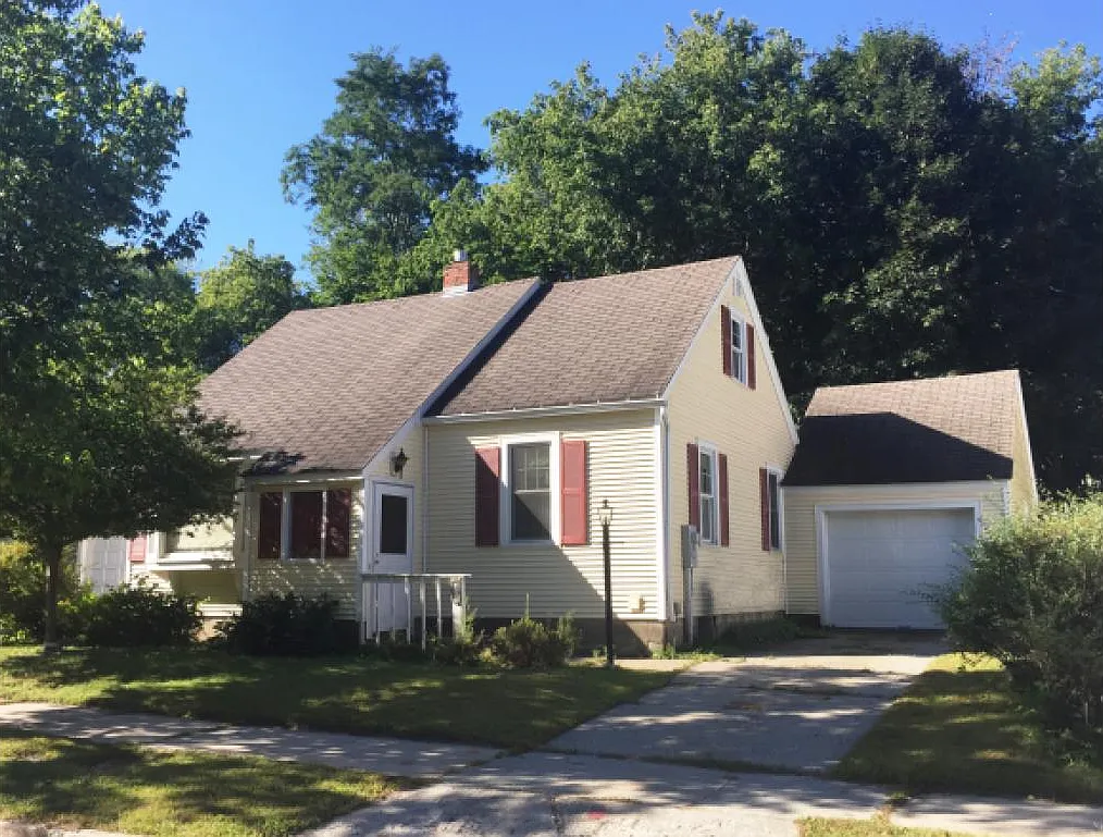 4 bed, 1600 sqft, $4,000 — Photo 1