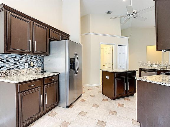 4th image of 7118 Colonial Lake Dr