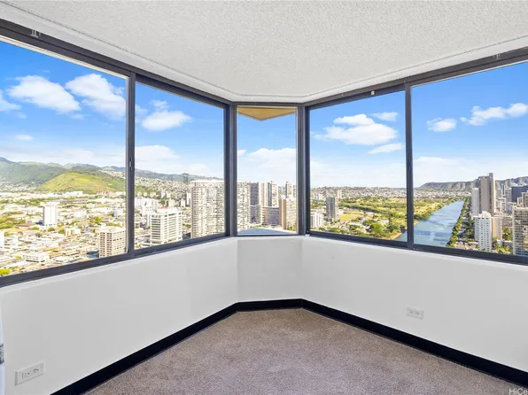444 Niu St APT 3806, Honolulu, HI 96815