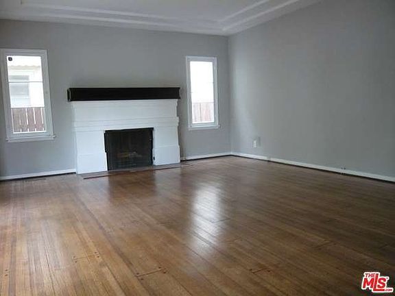 5th image of 323 N La Peer Dr