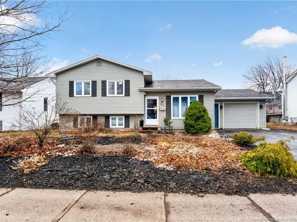 41 Rockmaple Dr, Moncton, NB E1G 2H1