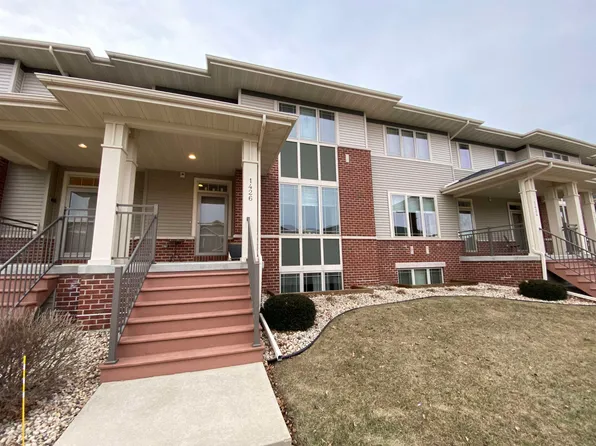 1426 Smithfield Dr, Sun Prairie, WI 53590