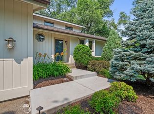16010 Kensington Ct, Minnetonka, MN 55345
