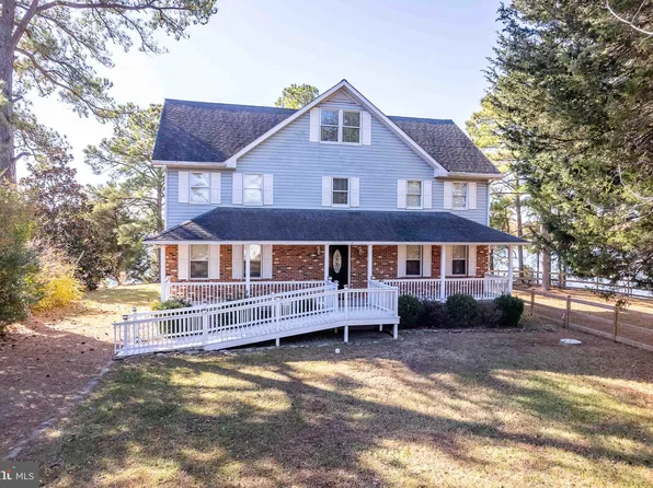 994 N Glebe Rd, Montross, VA 22520